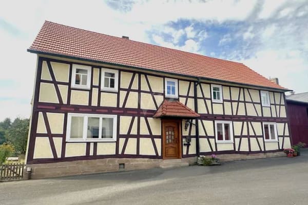 Immobilie in Hofbieber - Charmantes Anwesen: Dreiseitenhof mit modernisiertem Wohnhaus und großzügigen Nebengebäuden - Bild 3