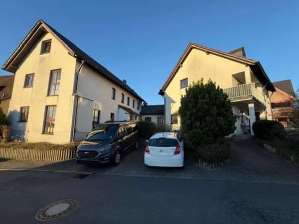 Immobilie in Ruppichteroth - Attraktives Wohnensemble: 6 vermietete Wohnungen. 4 separate Eingänge. - Bild 0