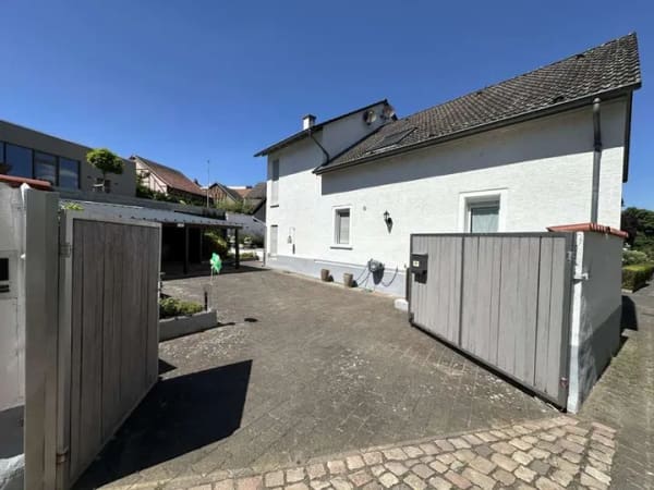 Immobilie in Langenlonsheim - 2 Familienhaus -Idyllisch mit Privatspähre im Ortskern von  55450 Langenlonsheim - Bild 0