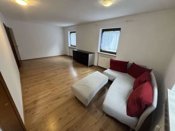 Immobilie in Oberhaching - Provisionsfrei: 1-Zimmer-Wohnung im Zentrum von Deisenhofen — EG, bezugsfrei, mit EBK - Bild 0