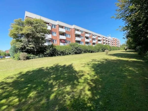 Immobilie in Hemmingen - Gepflegte 2-Zimmer-Wohnung mit Süd-Loggia und schönem Blick ins Grüne - Bild 0