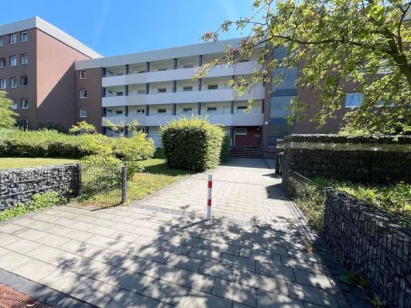 Immobilie in Hemmingen - Gepflegte 2-Zimmer-Wohnung mit Süd-Loggia und schönem Blick ins Grüne - Bild 1