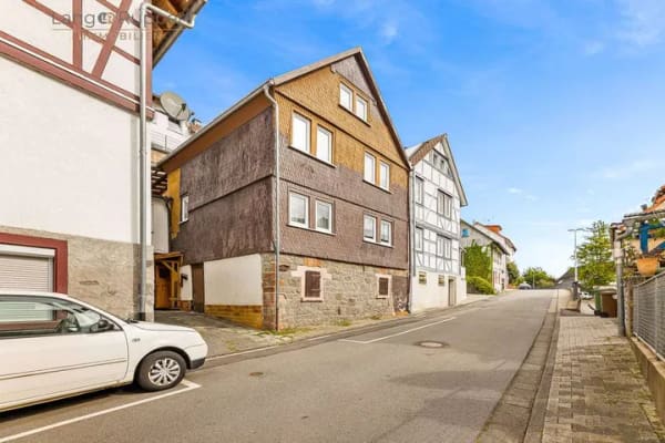 Immobilie in Fürth - Charmantes Wohnhaus mit Potenzial, Terrasse und Garage - Bild 3