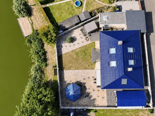 Immobilie in Reichelsheim - WOHNEN, WO ANDERE URLAUB MACHEN – außergewöhnliches Haus direkt am See bei Friedberg - Bild 0