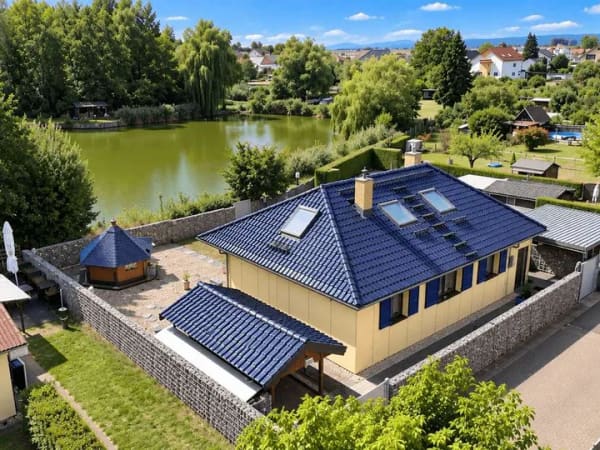 Immobilie in Reichelsheim - WOHNEN, WO ANDERE URLAUB MACHEN – außergewöhnliches Haus direkt am See bei Friedberg - Bild 2
