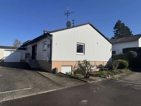 Immobilie in Sersheim - Gepflegtes Einfamilienhaus mit Einliegerwohnung in ruhiger Sackgasse - Bild 2