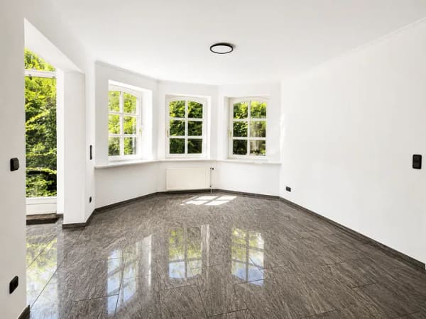 Immobilie in Bad Bramstedt - Großzügiges Wohnen auf ca. 226 m² Wohnfläche zzgl. ca. 60 m² Nutzfläche und Garage - Bild 2