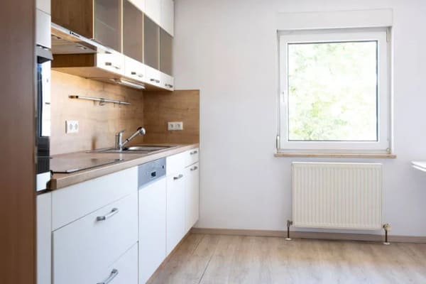 Immobilie in Kümmersbruck - Lichtdurchflutete 3-Zimmer-Wohnung mit Balkon in ruhiger Lage von Haselmühl - Bild 2