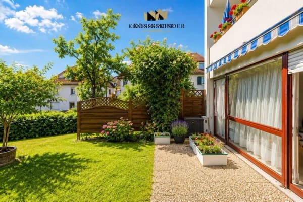 Immobilie in Esslingen am Neckar - Helle 1-Zimmer-Wohnung mit Terrasse, Gartenanteil und Stellplatz - Bild 0
