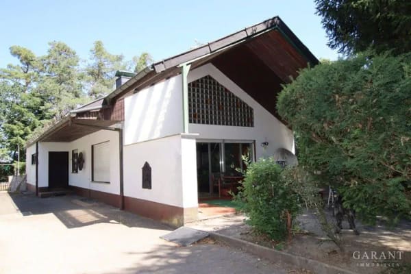Immobilie in Hochspeyer - Ein Anwesen für Pferdeliebhaber - Einfamilienhaus mit Einliegerwohnung und Stallungen mit Scheune - Bild 0