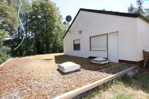 Immobilie in Hochspeyer - Ein Anwesen für Pferdeliebhaber - Einfamilienhaus mit Einliegerwohnung und Stallungen mit Scheune - Bild 2