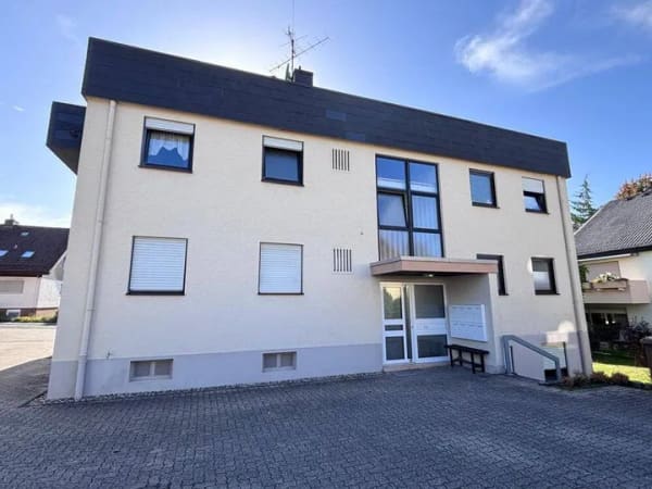 Immobilie in Trippstadt - Helle Dachgeschosswohnung mit 2 Balkonen und Stellplatz - Bild 1