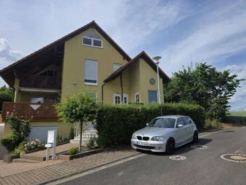 Immobilie in Waigolshausen - Großzügiges Einfamilienhaus in Ortsrandlage, 3 Garagen-StPl, + 4 StPl,  in 97534 Waigolshausen-Hergolshausen zwischen Würzburg / Schweinfurt / Volkach - Bild 4