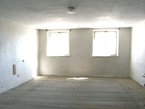 Immobilie in Reisbach - Historisches kleines Anwesen - ehemaliges Wohnhaus mit Schmiede, Tankstelle und Nebengebäuden - Bild 4