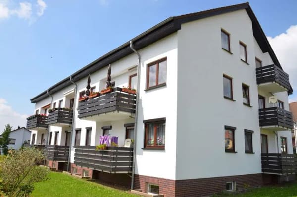 Immobilie in Teutschenthal - Langenbogen: Tolle  1-Zi.-Wohnung mit Loggia und EBK - Bild 0