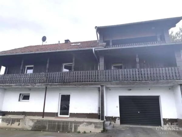 Immobilie in Fürstenstein - Handwerkertraum mit Panoramablick: Großzügiges Zweifamilienhaus in absoluter Traumlage - Bild 3