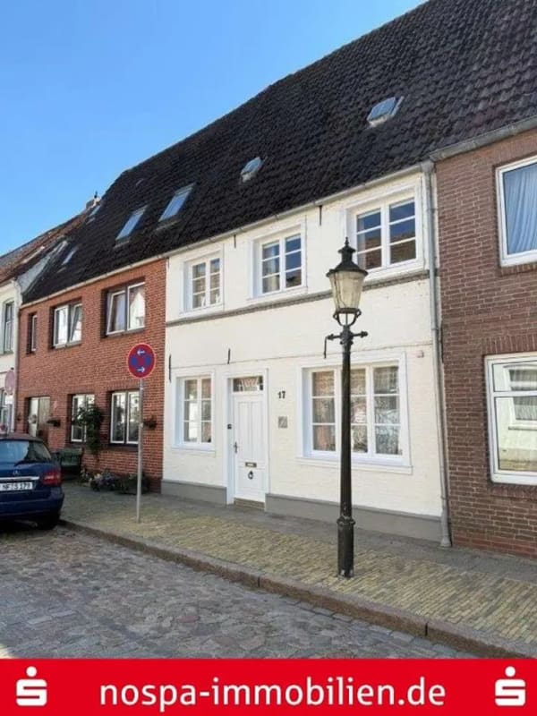 Immobilie in Friedrichstadt - Preisgekrönte Baukultur im Herzen von Friedrichstadt: Wohnen im lebendigen Denkmal von 1650 - Bild 0