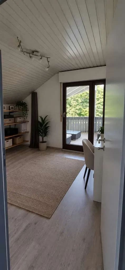 Immobilie in Aichtal - Charmant & voller Möglichkeiten: Dachgeschosswohnung mit Raum für Ihre Wünsche - Bild 3