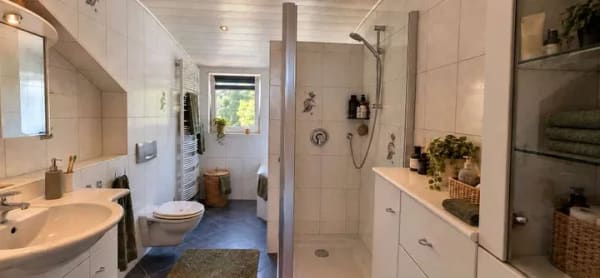 Immobilie in Aichtal - Charmant & voller Möglichkeiten: Dachgeschosswohnung mit Raum für Ihre Wünsche - Bild 4