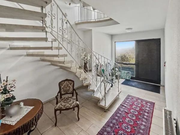 Immobilie in Meisenheim - Ankommen. Wohlfühlen. Zuhause sein. – Gepflegtes Einfamilienhaus mit viel Platz und Potenzial - Bild 2