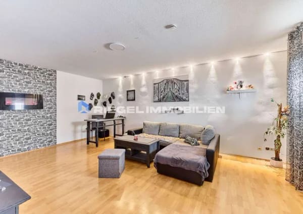 Immobilie in Lingenfeld - Sie hier? Wir auch! Eigennutzung oder Kapitalanlage, 1,5-Zimmer-Wohnung mit Balkon & PKW-Stellplatz - Bild 2