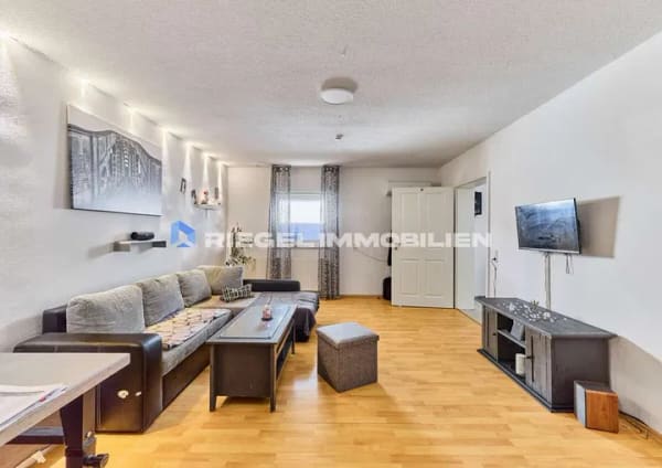 Immobilie in Lingenfeld - Sie hier? Wir auch! Eigennutzung oder Kapitalanlage, 1,5-Zimmer-Wohnung mit Balkon & PKW-Stellplatz - Bild 3