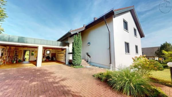Immobilie in Marxzell - Ankommen und bleiben: Architektenhaus mit Garten, Doppelgarage und Platz zum Leben, Marxzell-Burbach - Bild 1