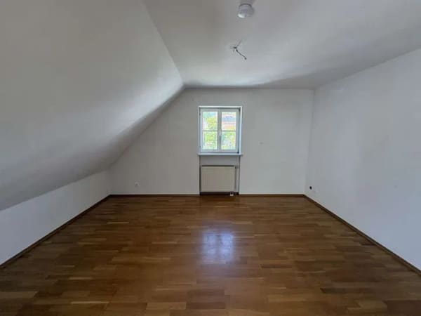 Immobilie in Buchbach - bezugsfreie 2,5 Maisonettwohnung mit Balkon und Stellplatz in Buchbach - Bild 1