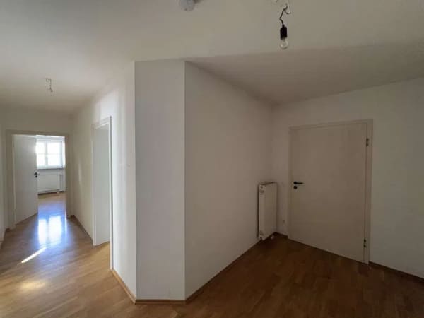 Immobilie in Buchbach - bezugsfreie 2,5 Maisonettwohnung mit Balkon und Stellplatz in Buchbach - Bild 2