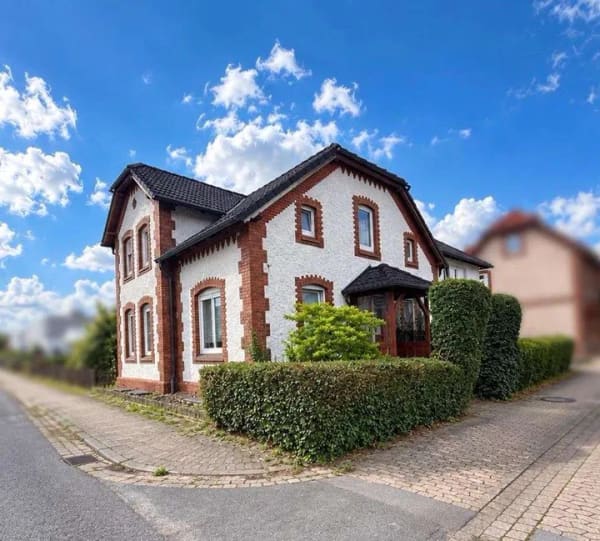 Immobilie in Emmerthal - Einfamilienhaus in Emmerthal- Wintergarten und Garten - Bild 0