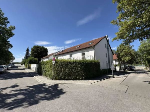 Immobilie in Unterföhring - Gepflegtes Reihenendhaus mit 2 TG-Stellplätzen in Unterföhring, sofort frei - Bild 2