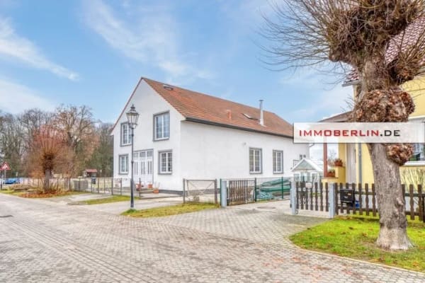 Immobilie in Golßen - IMMOBERLIN.DE - Total modernisiert! Sehr attraktives Haus mit besonderem Charme und Sonnenterrasse - Bild 1