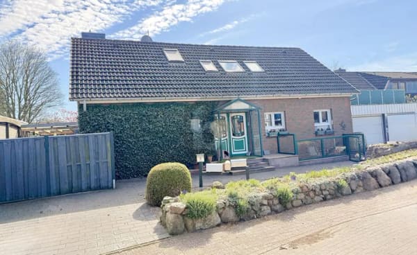 Immobilie in Kutenholz - ZWEI EINHEITEN, PV MIT SPEICHER, SONNENGARTEN - Bild 0