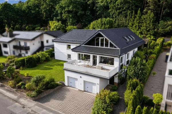 Immobilie in Petersberg - Villa mit Weitblick – bereit, wachgeküsst zu werden - Bild 0