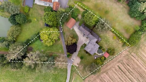 Immobilie in Immenreuth - Alleinlage am Weiher! Traumhaftes Anwesen mit 2 separaten Häusern und großzügigem Grundstück - Bild 4