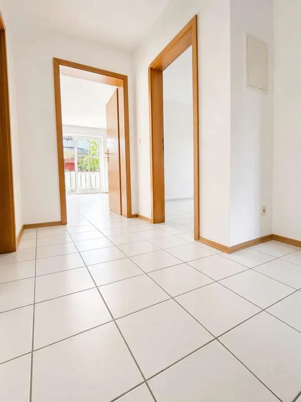 Immobilie in Siegenburg - Attraktive 3-Zimmer-Erdgeschosswohnung mit Balkon – ideal zur Eigennutzung oder Kapitalanlage - Bild 4