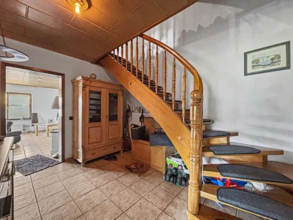 Immobilie in Alheim - Alheim: Großzügig wohnen, flexibel leben – Zweifamilienhaus mit außergewöhnlichem Platzangebot - Bild 3