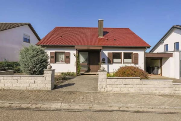 Immobilie in Neulingen - Familienfreundliches Zuhause mit Einliegerwohnung auf großzügigem Grundstück - Bild 1