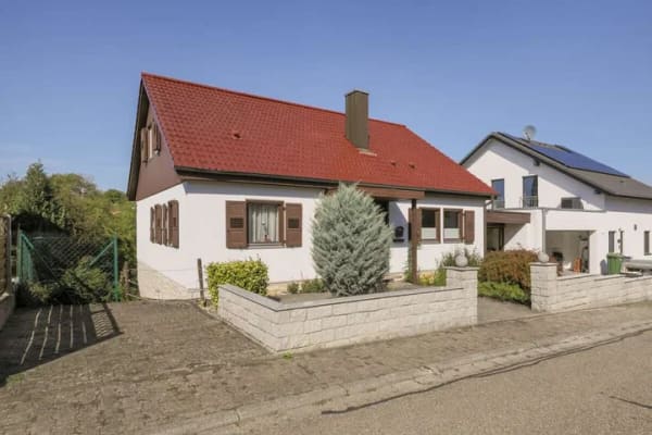 Immobilie in Neulingen - Familienfreundliches Zuhause mit Einliegerwohnung auf großzügigem Grundstück - Bild 2
