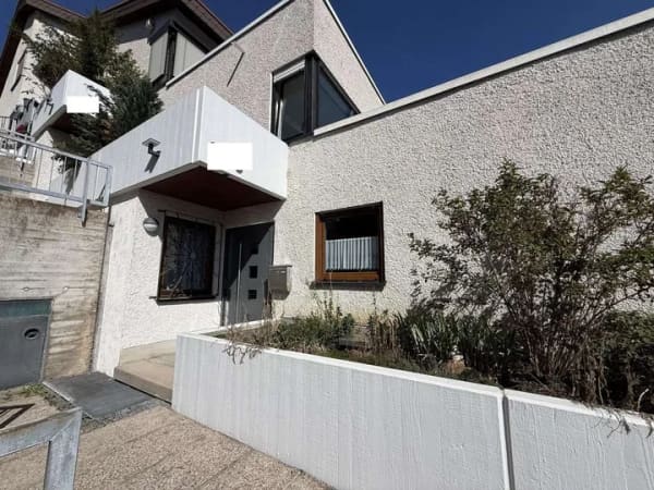 Immobilie in Auenwald - 4 Zimmer mit Aussicht - Terrasse, Wärmepumpe, Garage und Stellplatz inklusive - Bild 1