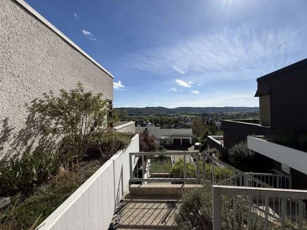 Immobilie in Auenwald - 4 Zimmer mit Aussicht - Terrasse, Wärmepumpe, Garage und Stellplatz inklusive - Bild 2