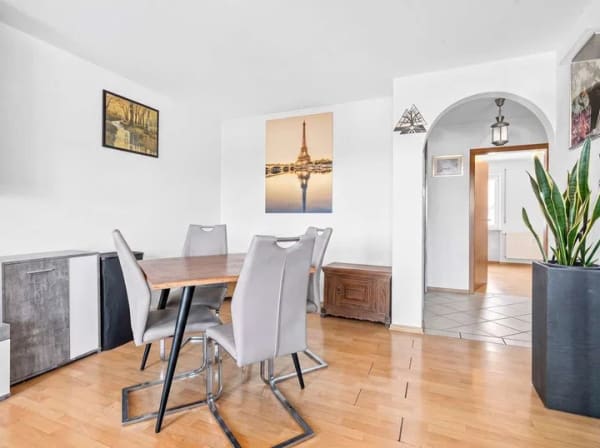 Immobilie in Rielasingen-Worblingen - Über den Dächern von Rielasingen - gepflegte 2 -Zimmer-Wohnung mit Südbalkon und Außenstellplatz - Bild 4