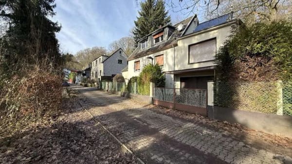 Immobilie in Solingen - JA, zum modernisierungsbedürftigen kleinen Häuschen in Solingen-Gräfrath – ohne K - Bild 1