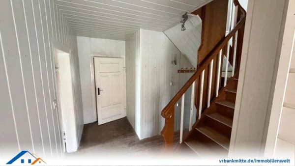Immobilie in Sonnenstein - Einfamilienhaus mit ehemaligem landwirtschaftlichem Hofensemble, Scheune und Garagen - Bild 4