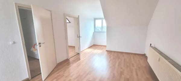 Immobilie in Rositz - ! Neuer Top Preis + Provisionsfrei ! Gemütliche 1,5-Zi.-DG-Wohnung mit Fernsicht, inkl. Stellpl. bei Meuselwitz/ Altenburg ! - Bild 0