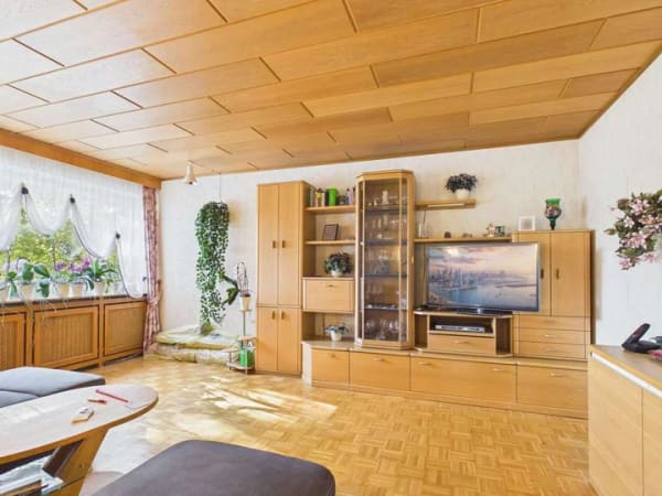 Immobilie in Karben - Hier steckt Zukunft drin! 4-Zimmer-Wohnung mit Balkon, Garage und riesigem Potenzial in Karben - OT - Bild 0