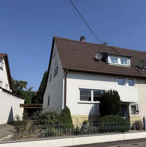 Immobilie in Ilsfeld - GROSSZÜGIGE DOPPELHAUSHÄLFTE - Bild 0