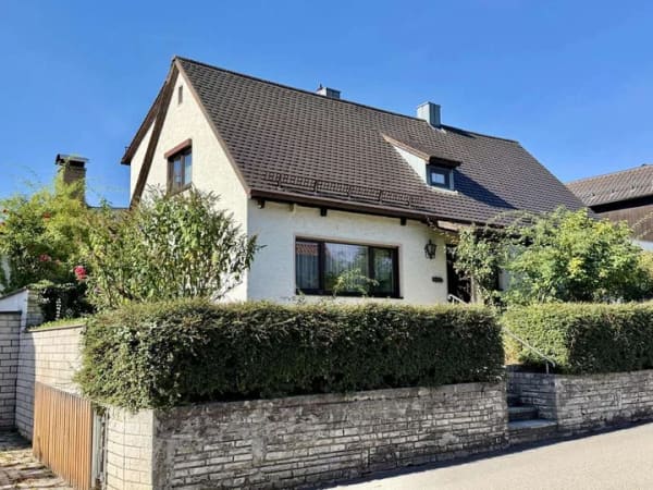 Immobilie in Kelheim - Familienfreundliches Haus mit Traumgarten in Kelheim-Affecking - Bild 0