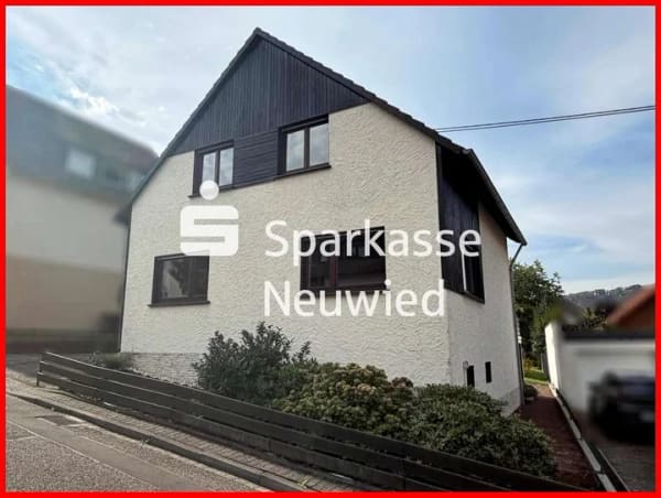 Immobilie in Niederbreitbach - Familienfreundliches Haus mit eingefriedetem Garten und Garage - Bild 0