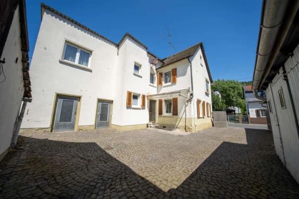 Immobilie in Hofheim am Taunus - Historischer Resthof mit 2-Familienhaus, Fachwerkscheune & Gewerbe – ideal für Handwerker - Bild 2